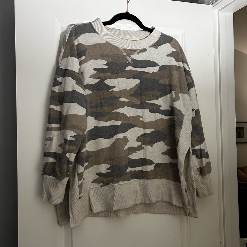 Aerie Women's Camouflage Sweatshirt - Gray and Brown